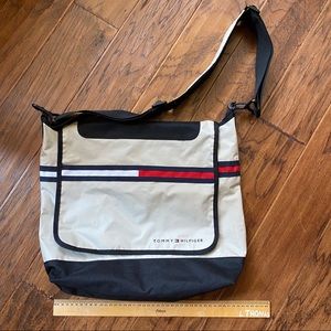 Tommy Hilfiger Messenger Bag Beige